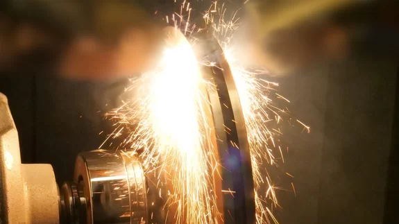 Simultaneous cladding process on a brake disc by Laserline diode lasers